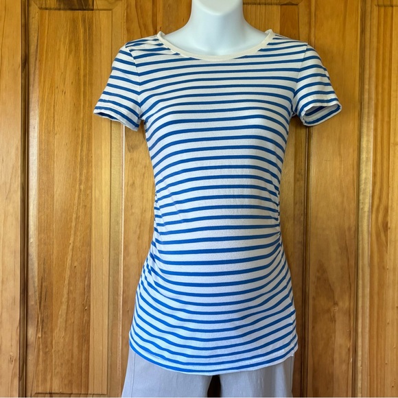 Gap maternity tee - Picture 1 of 3